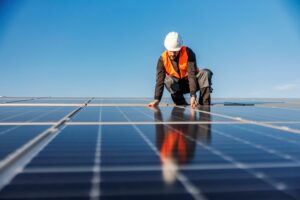 Read more about the article Uw gids voor zonnepanelen: van premie tot zonnepanelen installateurs